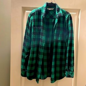 Women’s warm button up flannel shirt